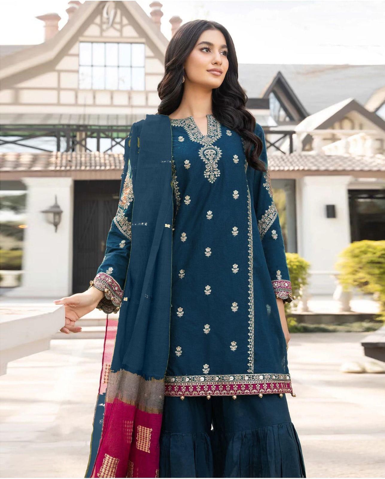 Embroidery Lawn 3 Pcs D-20