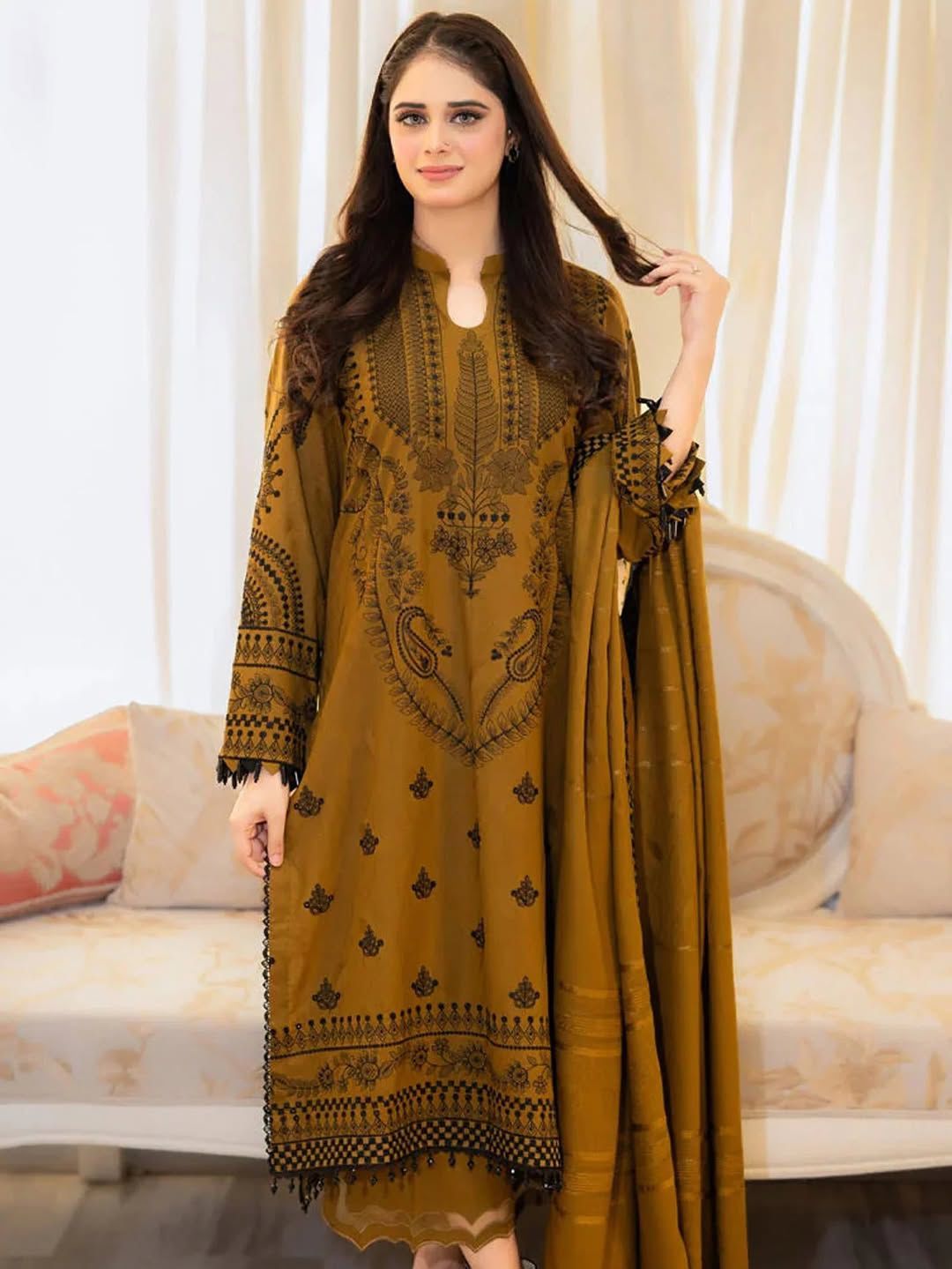 Embroidery Lawn 3 Pcs D-22