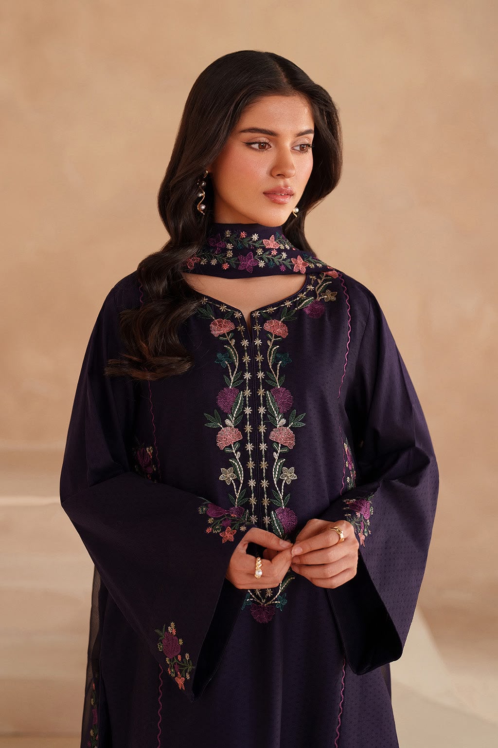 Embroidered Dhanak D-5