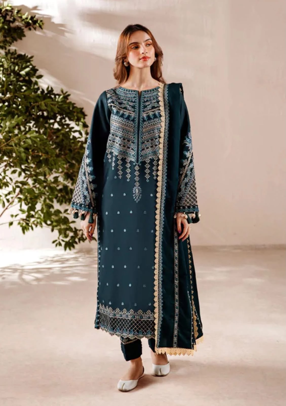 Embroidered Dhanak D-18